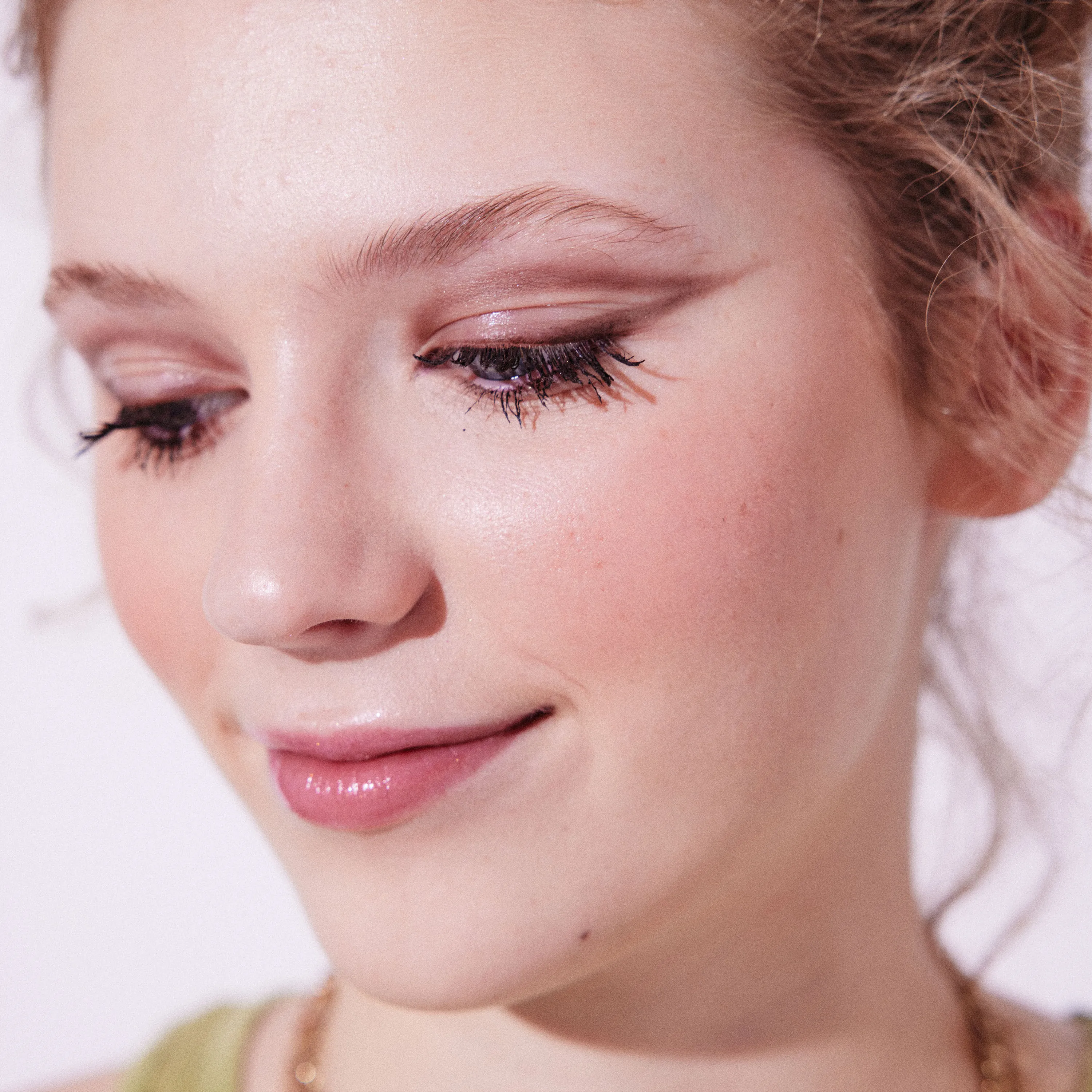Eyes On Me Makeup Set - Brown